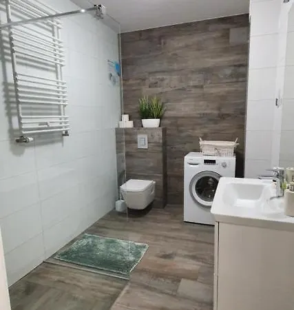 Apartament Z Basenem Laura Polanki Park
