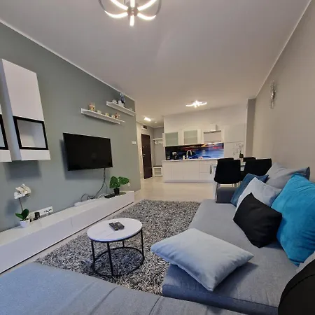 Z Basenem Laura Polanki Park * コウォブジェク