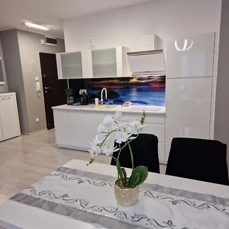 Z Basenem Laura Polanki Park *