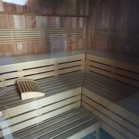 アパート Z Basenem Laura Polanki Park