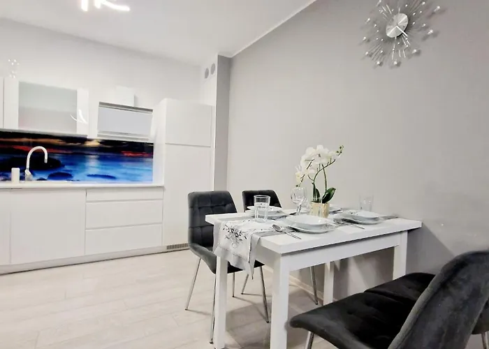 Z Basenem Laura Polanki Park * コウォブジェク