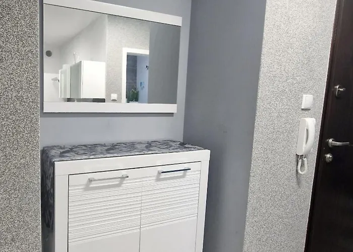 Z Basenem Laura Polanki Park *