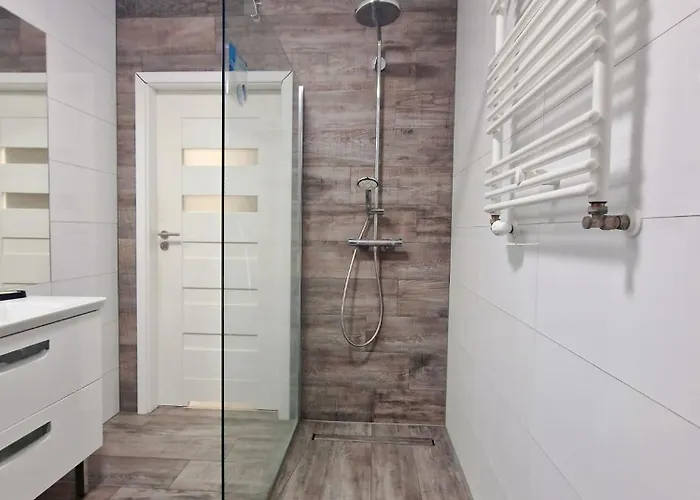 Z Basenem Laura Polanki Park アパート コウォブジェク