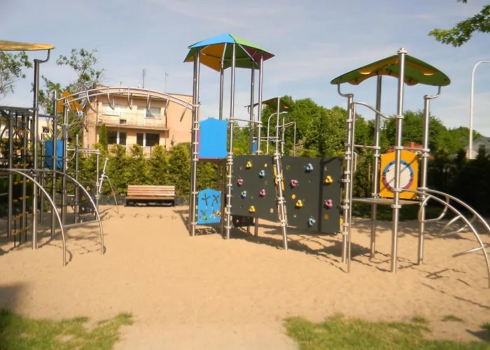 Z Basenem Laura Polanki Park アパート *