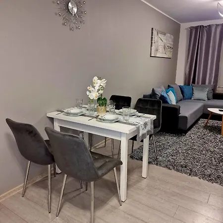 Διαμέρισμα Z Basenem Laura Polanki Park *