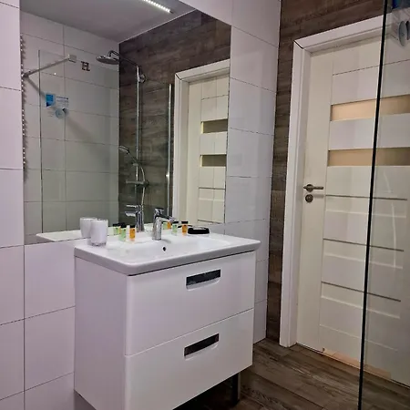 Z Basenem Laura Polanki Park Διαμέρισμα