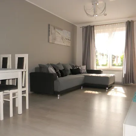 Apartament Z Basenem Laura Polanki Park *