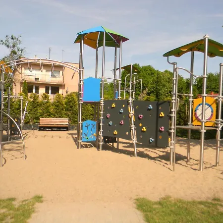 Z Basenem Laura Polanki Park דירה *