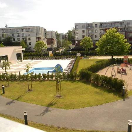 Z Basenem Laura Polanki Park דירה *