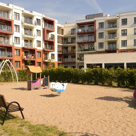 Z Basenem Laura Polanki Park Apartman *