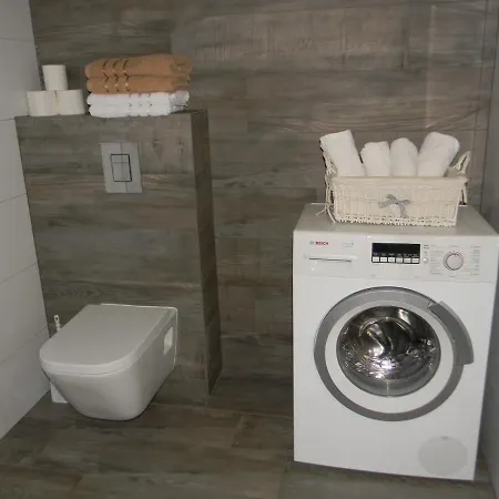 Apartament Z Basenem Laura Polanki Park *