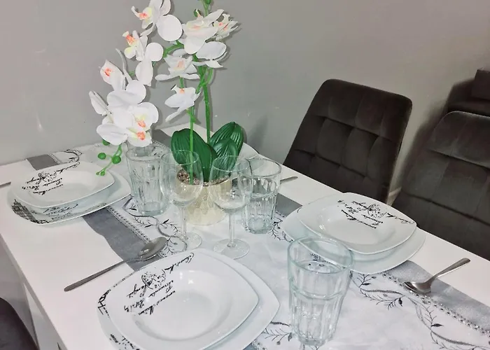 Apartament Z Basenem Laura Polanki Park *