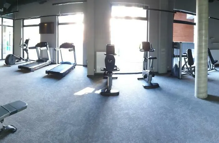 Z Basenem Laura Polanki Park 科沃布热格